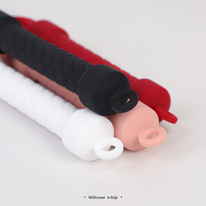 Látigo de silicona, juguete sexual de silicona para parejas, opciones de color negro, rojo, rosa y blanco. - Product Image 4