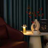 Lampe de table portable en aluminium, design moderne, tête flexible, rechargeable magnétique, télécommande sans fil, pour hôtel, vente en gros