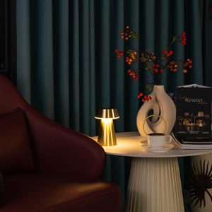 Lampe de table portable en aluminium, design moderne, tête flexible, rechargeable magnétique, télécommande sans fil, pour hôtel, vente en gros - Product Image 5