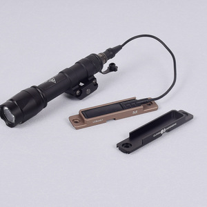 Lampe torche tactique M300 M600 avec interrupteur à distance filaire à queue de rat en métal, accessoires MLOK, lumière LED à focalisation réglable - Product Image 1
