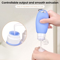 Botol Wadah Perjalanan Silikon Isi Ulang Anti Bocor Kecil Portabel Lembut Ramah Lingkungan dengan Logo Kustom 3oz(90ml) dengan Pengait