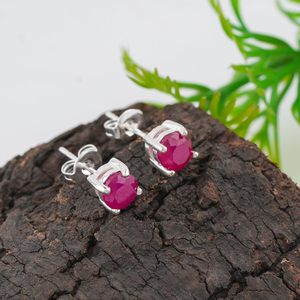 Pendientes de botón con forma de bola de rubí Yashee de 6 mm con engaste de garra para mujer, para uso diario - Product Image 4