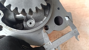 Bomba de Aceite 3609833/3821579 SD22 Compatible con Piezas de Cargadora Liugong, Venta Directa de Fábrica, Repuestos para Maquinaria de Construcción - Product Image 2