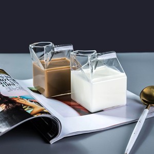 Gelas susu 350ml bening dapat dipakai ulang, cangkir susu kaca lucu <span class=keywords><strong>Mini</strong></span> bentuk persegi tahan lama untuk jus kopi