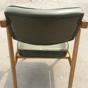 Sedia in Legno dal Design Semplice Stile Europeo, Sedia Nordica in Legno con Braccioli per Ristorante e Caffè - Product Image 6