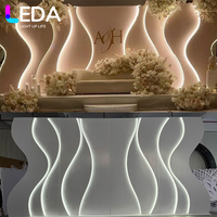 Panneaux de fond LED ondulés en acrylique LEDA, lettres personnalisées, support de toile de fond pour scène de mariage – Vente chaude