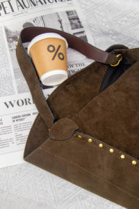 Bosnia Chamois Lady Winter Women's Shoulder <b>Bags</b> Luxury Designer Vintage <b>ZIP</b> Closure High Quality Rivet Frosted Dumpling <b>Tote</b> - Product Image 2