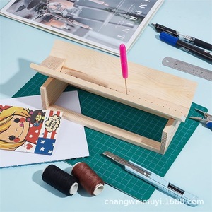 Outil de reliure de livres en bois, perforateur en bois massif pour la fabrication artisanale de carnets faits à la main - Product Image 1