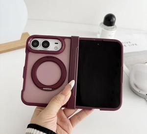 เคสแข็งแบบกันกระแทกพร้อมขาตั้งแม่เหล็กแบบด้าน รองรับการชาร์จไร้สาย สำหรับโทรศัพท์แบบพับได้ - Product Image 2