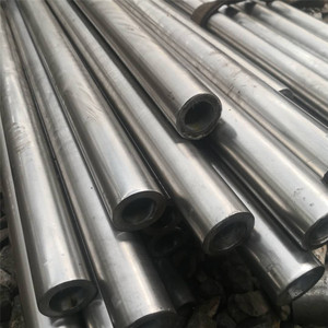Tubo de Acero al Carbono ASTM A106 de Precisión sin Costuras, Laminado en Caliente, Tubo Redondo para Fluidos, Sin Aleación - Product Image 3