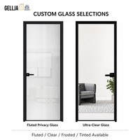 Porte battante intérieure moderne en aluminium GELLJA avec verre cannelé, cadre étroit, manuelle, certifiée CE pour appartement, hôtel, salle de bain, cuisine