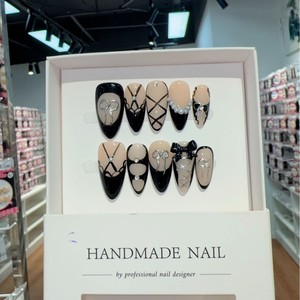Uñas postizas cortas almendradas hechas a mano con punta francesa, lazo plateado, mini perlas, estilo Balletcore, uñas de gel de lujo al por mayor - Product Image 3