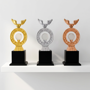 Trofeo de Metal Fundido a Presión de Última Generación con Impresión UV, Diseño Portátil, Grabado Personalizado, Precio al por Mayor con Ventaja - Product Image 1