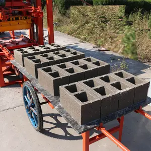 우간다에서 콘크리트 시멘트 블록 벽돌 만들기 기계 반자동