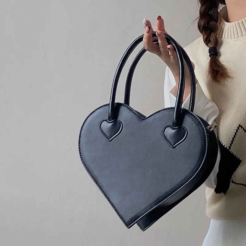 2022 trendy women handbag shoulder girl heart shaped bag clutch vintage design black crossbody handbags ladies pu heart purses