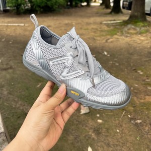 รองเท้าเดินป่าแบรนด์ดังสำหรับผู้ชาย สไตล์ลำลองสำหรับฤดูร้อน พื้นรองเท้าตาข่ายระบายอากาศได้ดี พร้อมหัวรองเท้าดีไซน์ใหม่สไตล์ลำลอง - Product Image 4