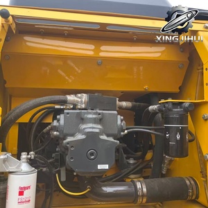 Excavatrice Komatsu PC270 de 27 tonnes, d'occasion, de marque japonaise, moteur Cummins, grande excavatrice sur chenilles, provenance Japon. - Product Image 6