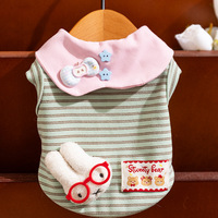 Débardeur pour chien style coréen rayé avec applique ours 3D et grand col
