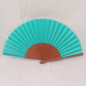 Abanico de mano con lentejuelas ostentosas, costillas de madera de hierro, logotipo personalizado, abanico de mano plegable de baile - Product Image 3