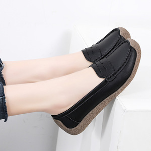 Nouvelles chaussures ultra-douces pour maman, mocassins à semelle épaisse en caoutchouc, chaussures plates confortables et décontractées pour femmes âgées, à porter au printemps - Product Image 5