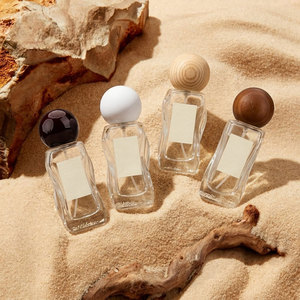 Bouteille de <span class=keywords><strong>parfum</strong></span> vide rechargeable haut de gamme Mingsheng personnalisée de 30 ml avec bouchon en <span class=keywords><strong>bois</strong></span>, flacon pulvérisateur mignon en verre – Fabricant - Product Image 1