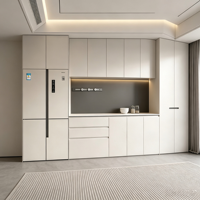 Buffet blanc avec réfrigérateur intégré, meuble de rangement moderne et minimaliste pour salle à manger avec éclairage LED