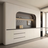 Buffet de luxe mat élégant en bois massif chaud, style traditionnel, solution d'aménagement intérieur pour la rénovation de la maison