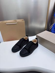 Sneakers de luxe au design élégant avec diamants, chaussures pour hommes, chaussures de marche antidérapantes à tige haute pour hommes, adaptées à l'été - Product Image 3