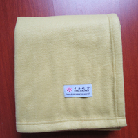 Couverture en polaire polyester ignifuge anti-boulochage, couverture de voyage résistante aux flammes pour avion