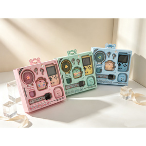 Coffret Cadeau Mystère : Montre Console de Jeu Numérique Mignonne, Écouteurs Bluetooth et Mini Ventilateur - Product Image 3
