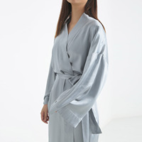 Robe de nuit en soie teintée pour femmes Robe longue Pyjama Vêtements de nuit Pyjama Ensembles de vente en gros 100% Vêtements d'hiver en soie pour femmes tissées adultes