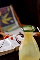 Vase en verre soufflé à la main jaune avec poignée, style pichet vintage, pour la décoration moderne de la maison et comme centre de table