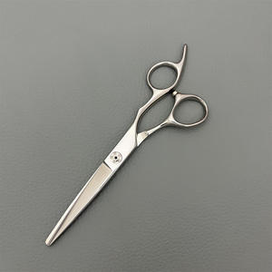 กรรไกรตัดผม CNC 6 นิ้ว VG10 สแตนเลสสตีล กรรไกรซอยผมสำหรับงานเสริมสวย ใบมีดมาตรฐานสำหรับคนถนัดขวา - Product Image 3