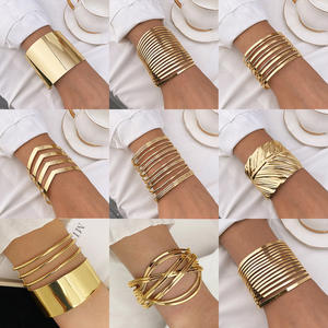 Vergoldetes Manschetten armband für Frauen-Gold Nature Inspired Chunky Cuff Armreif Stapel armband, minimalisti scher Schmuck - Product Image 1