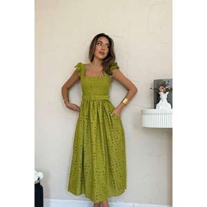 Vestido de Noche en Organza Bordado Verde Pistacho, Corte en A, Cuello Cuadrado, Cintura Natural, Hecho a Mano - Product Image 2