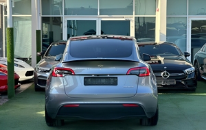 Modelo Y Long Range AWD 2023 de Tesla - Product Image 2