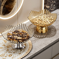 Corbeille à fruits de luxe grande capacité sur piédestal avec base, idéale pour le rangement de collations, fruits et bonbons, et comme centre de table décoratif pour la maison.