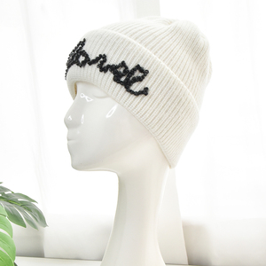 <span class=keywords><strong>Bonnet</strong></span> <span class=keywords><strong>noir</strong></span> de haute qualité personnalisé tricoté de haute qualité pour hommes femmes pour les scènes de plage de ski d'hiver en plein air - Product Image 6