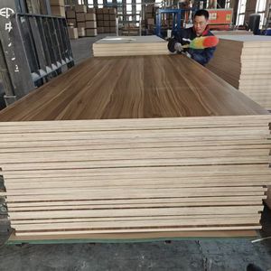<span class=keywords><strong>Contrachapado</strong></span> <span class=keywords><strong>de</strong></span> Madera Moderno con Diseño <span class=keywords><strong>de</strong></span> Vetas <span class=keywords><strong>de</strong></span> Madera, 4x8x18mm, Doble Cara, 11 Capas, Eucalipto, Color Melamina, <span class=keywords><strong>Contrachapado</strong></span> Multicapa - Product Image 1