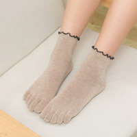 Chaussettes à cinq doigts pour femmes de style coréen, chaussettes déodorantes en coton à bordure en dentelle pour le printemps et l'automne, chaussettes décontractées respirantes et absorbant la transpiration
