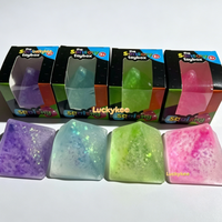 En stock : Jouet anti-stress en forme de cube de glace souple et agréable à pincer, en TPR, sans maltose, pour soulager le stress et les émotions.