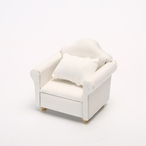 Muebles en Miniatura para <span class=keywords><strong>Casa</strong></span> de Muñecas 1:12, Modelo de Sala de Estar, Sofá de Tela Blanca, Juego de 3 Piezas con 4 Cojines - Product Image 6