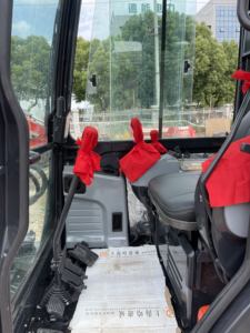 รถขุดขนาดเล็กมือสอง รุ่น U55-4 ขนาด 5.5 ตัน กำลังขุดสูง พร้อมปั๊มและเกียร์บ็อกซ์ - Product Image 6