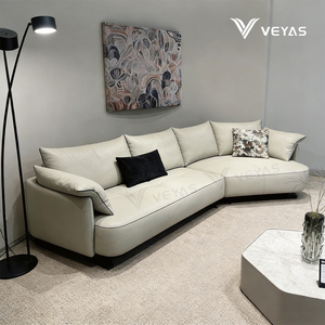 Sofá Seccional Moderno Italiano en Forma de L de Tres Plazas con Brazos Acampanados, Patas de Acero Inoxidable, Tapizado en Cuero Genuino y Riel Personalizado - Product Image 2