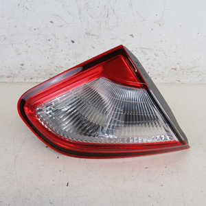 Luce Posteriore Interna Sinistra Usata per Nissan Qashqai Mk1 2006-2014 (69700) - Product Image 1