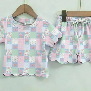 GSSO3229 Ensemble décontracté à manches courtes pour petites filles, imprimé à carreaux fleuri, vente en gros pour enfants - Product Image 1