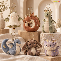 Porte-clés en peluche Dragon à marque privée, prêt à la vente pour les boutiques lifestyle, les concept stores, les coffrets cadeaux et les marques en ligne