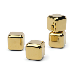 Set di 4 cubetti di ghiaccio in acciaio inossidabile dorato per raffreddare i cocktail - Product Image 1