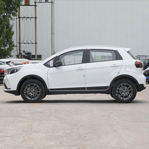 Livan X3 Pro CVT Automatique Blanc SUV Pneus R16 Conduite à Gauche Intérieur Sombre Galerie de Toit Métallique Véhicule Essence avec Caméra Arrière - Product Image 4
