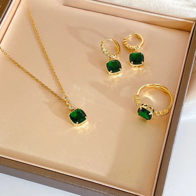 2022 Fine Jewelry Display Set Luxury Emerald Earrings Necklace 925 Silver Needle Bling Green Zircon Crystal Jewelry For Women /